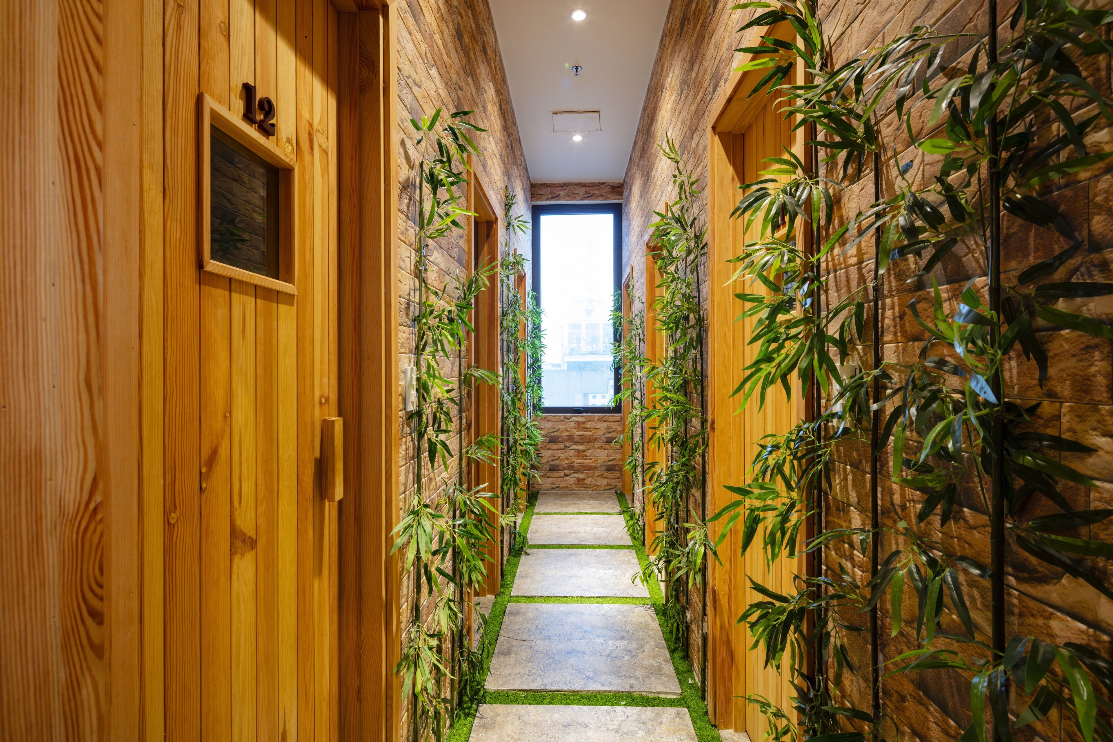 steam room, body treatments, deep-tissue massages, thai massages