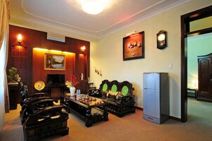 Minibar, in-room safe, desk, blackout curtains