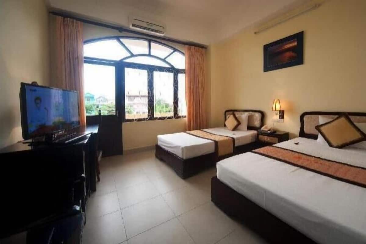 Minibar, in-room safe, desk, blackout drapes