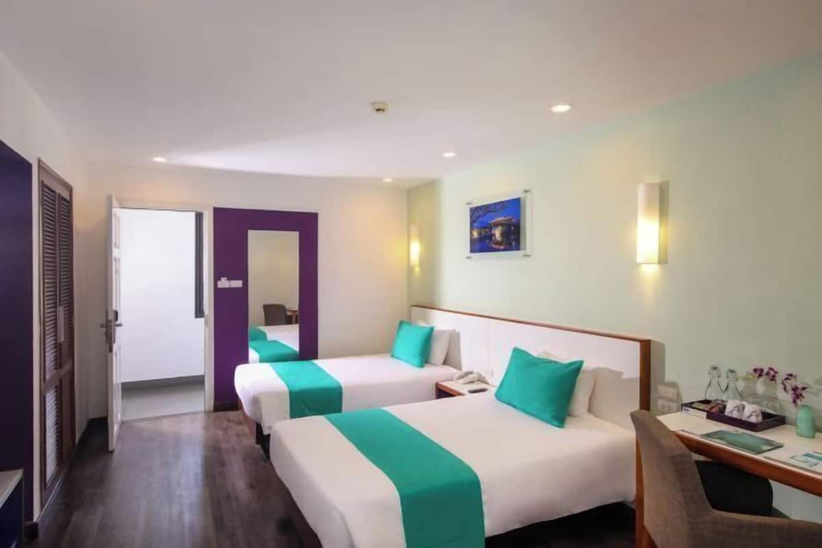 Ropa de cama de alta calidad, cubrecamas y minibar