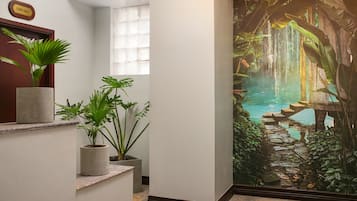 Couples treatment rooms, body treatments, aromatherapy