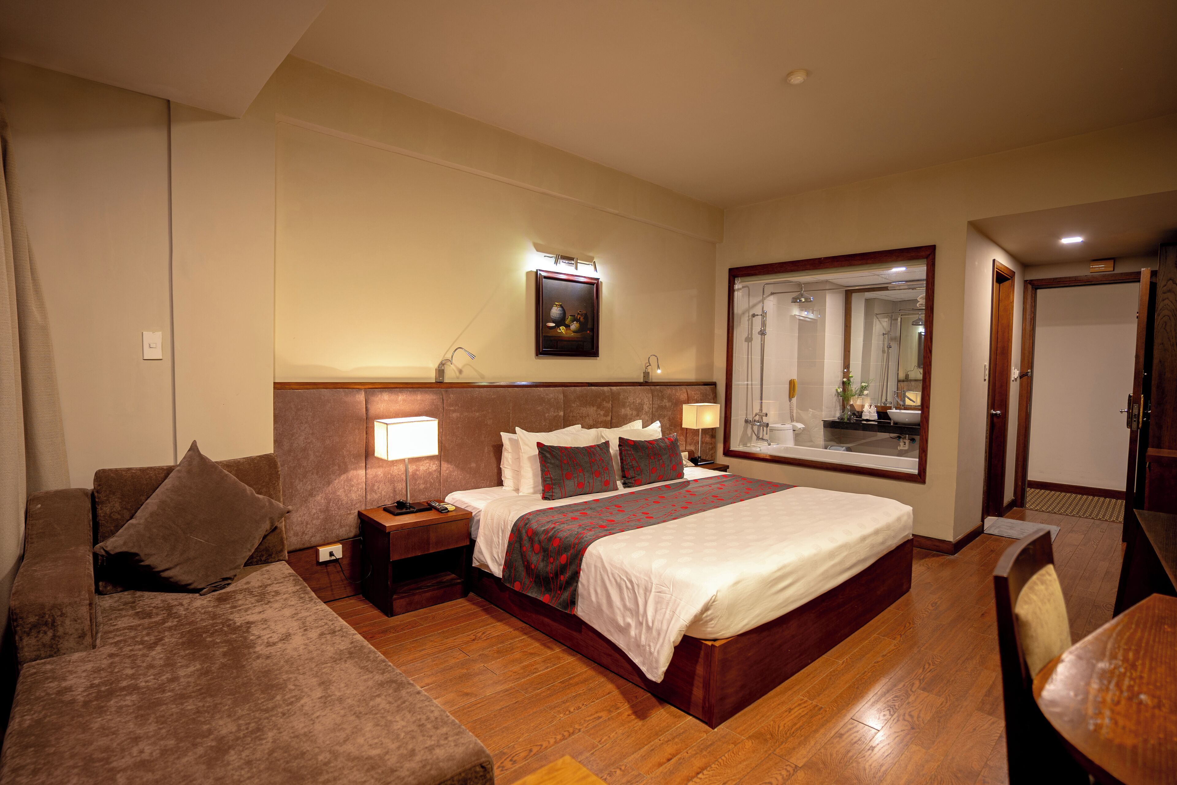 executive deluxe | premium bedding, minibar, in-room safe, desk