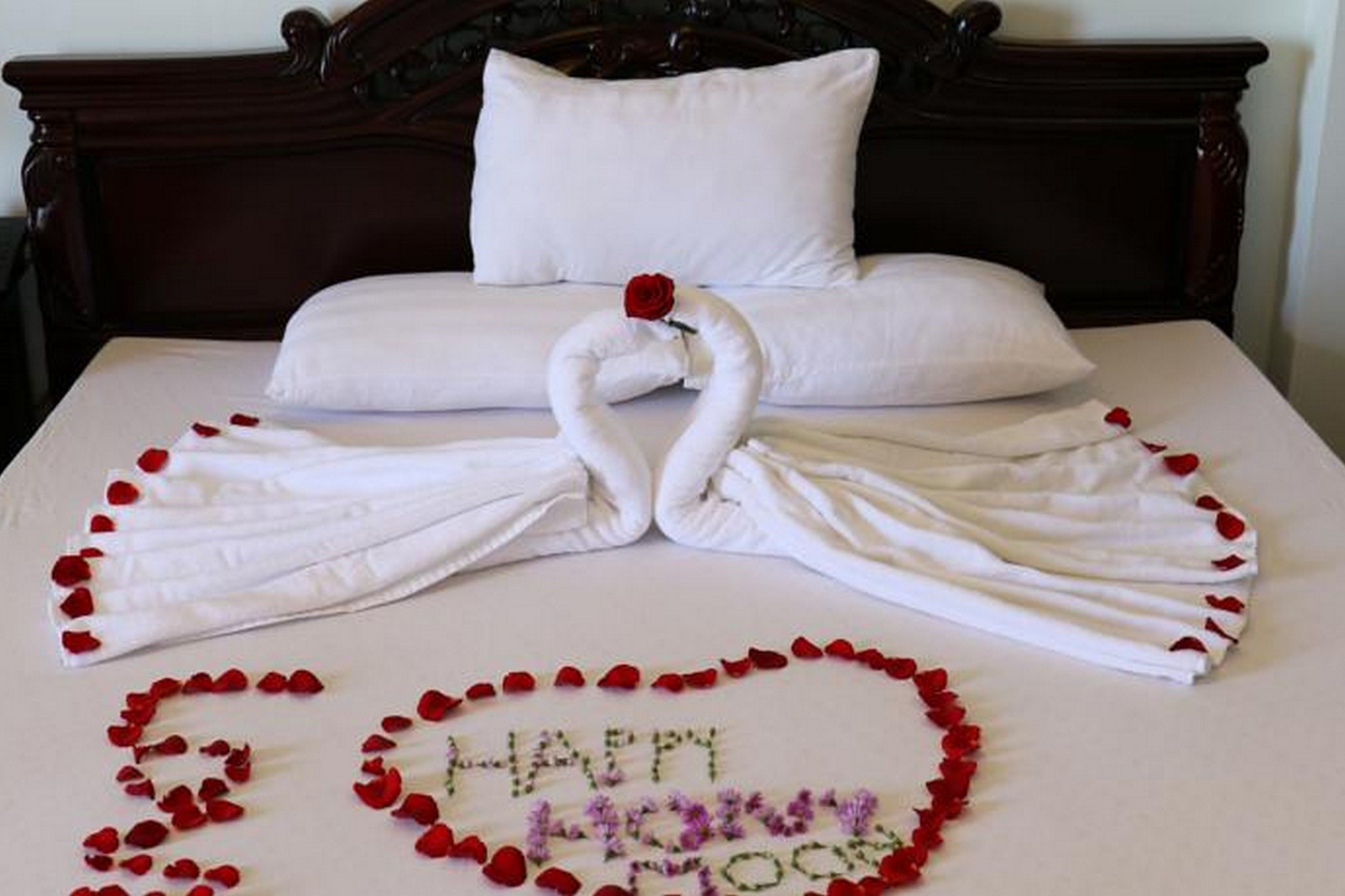 Deluxe Double or Twin Room | Premium bedding, down duvets, pillow-top beds, minibar