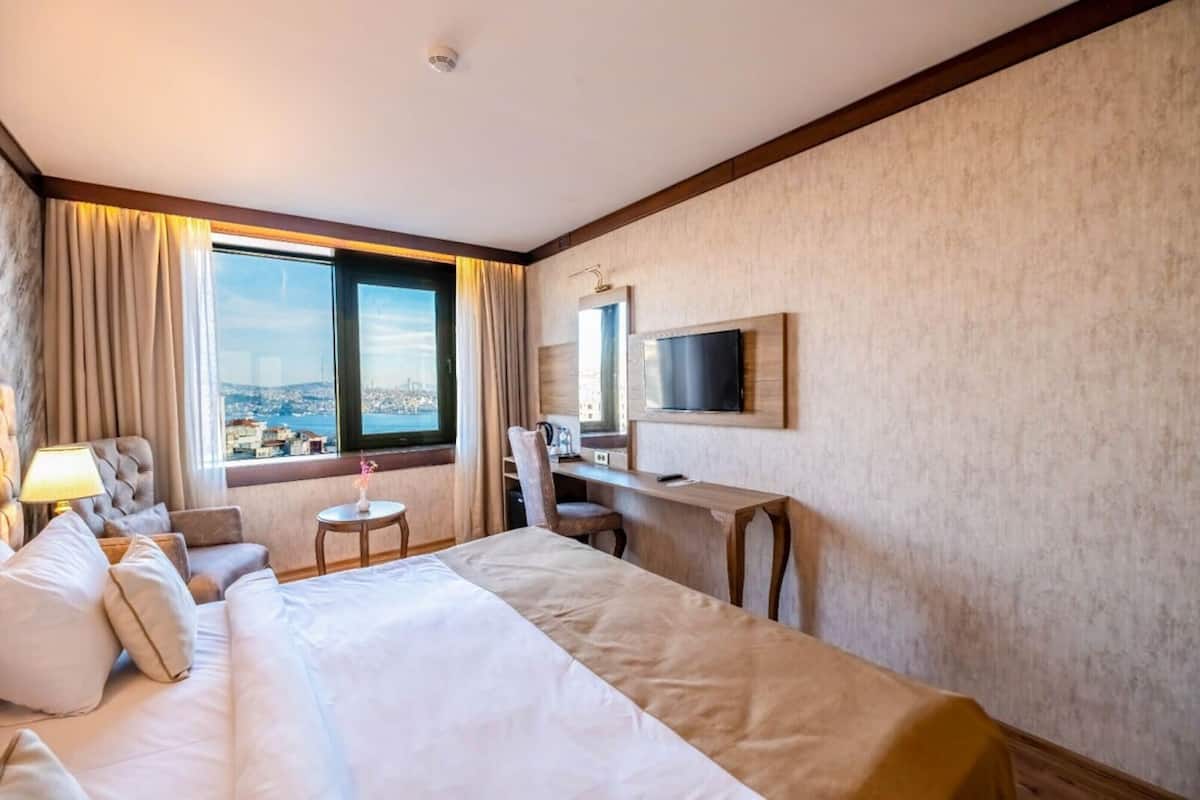 Superior Double or Twin Room, Sea View | View from room