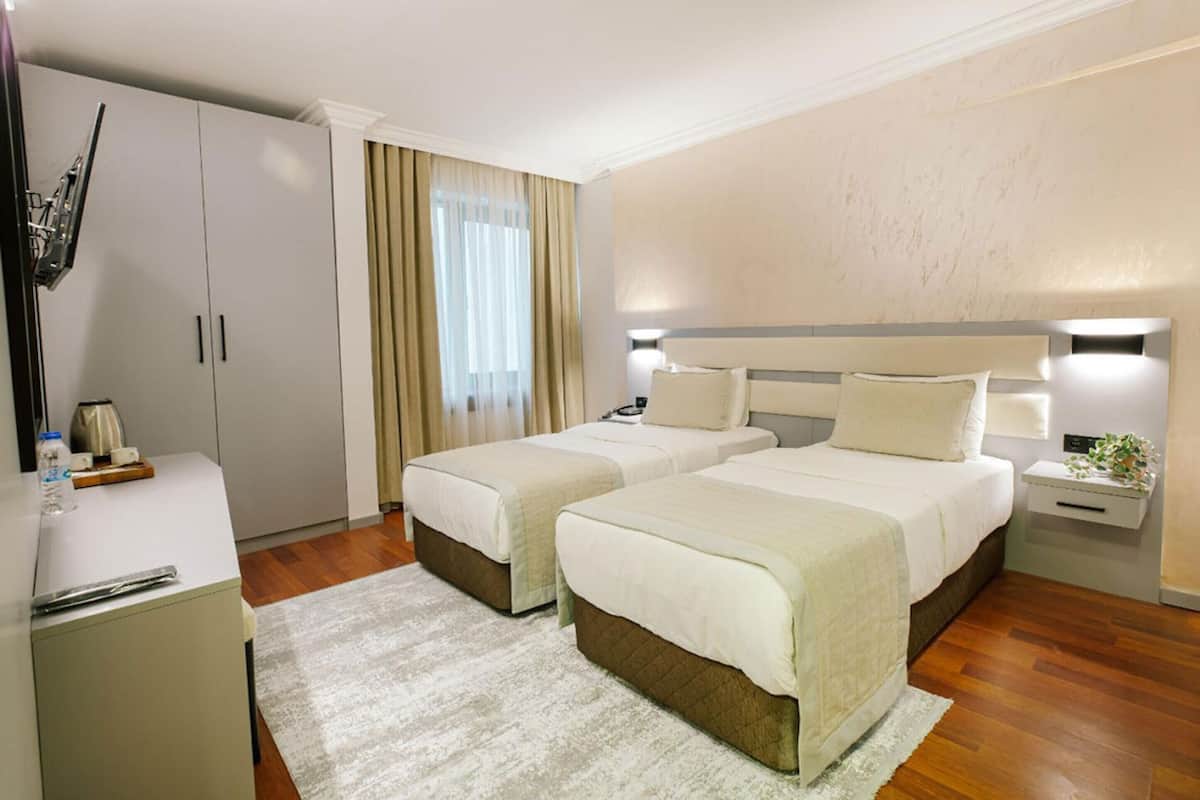 Deluxe Twin Room | Egyptian cotton sheets, premium bedding, Select Comfort beds, minibar