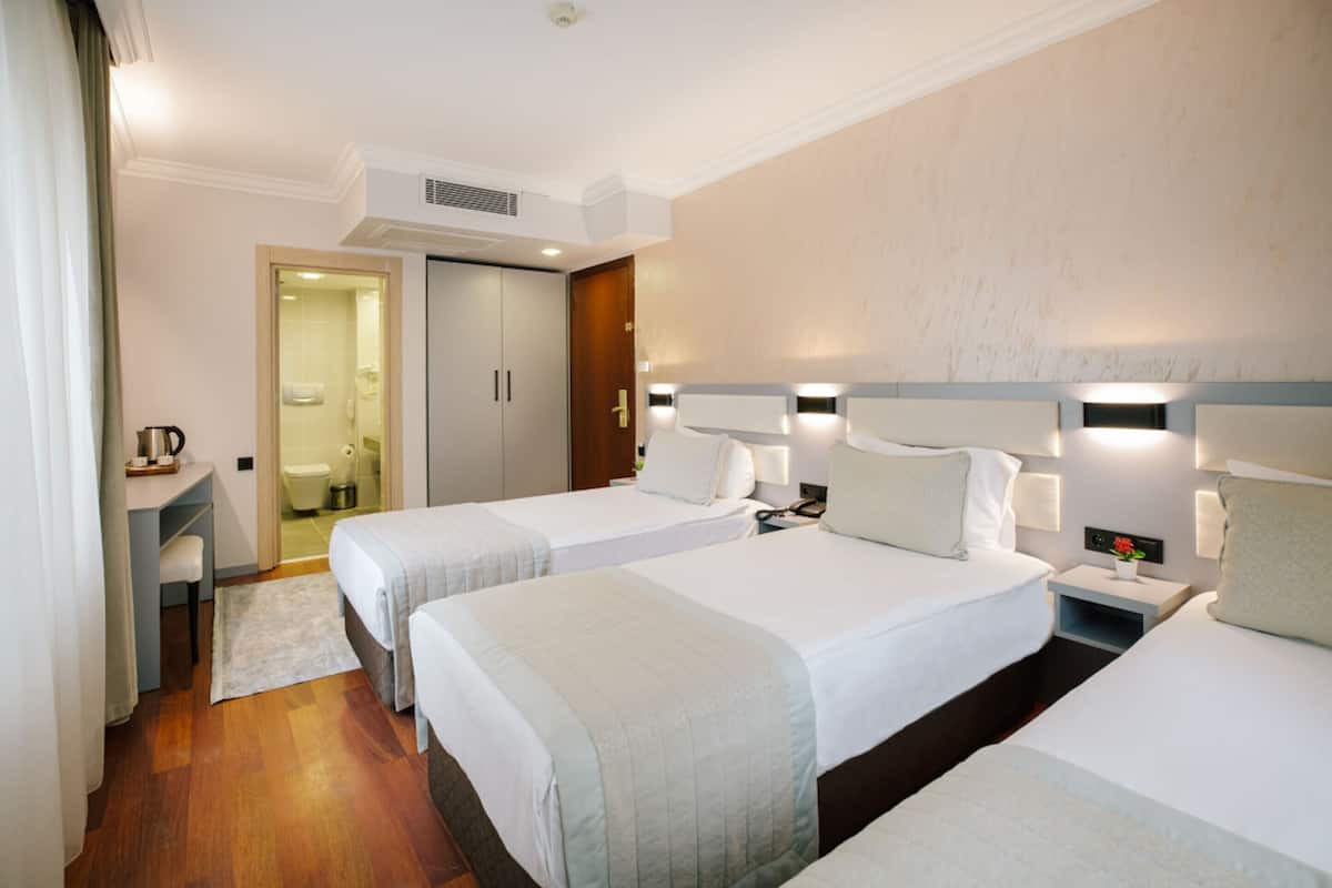 Panoramic Triple Room | Egyptian cotton sheets, premium bedding, Select Comfort beds, minibar