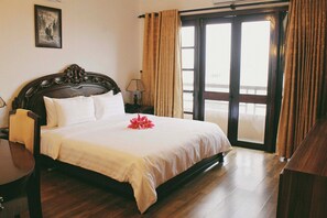 ミニバー、セーフティボックス (室内)、デスク、WiFi (無料)