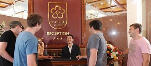 Reception - Ngoc Mai Hotel (Hanoi)