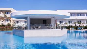 Poolside bar