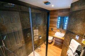 Bathroom - The George Hotel (Penrith)
