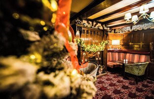 2 bars/lounges, lobby lounge