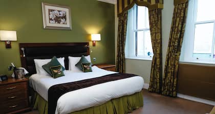 The George Hotel