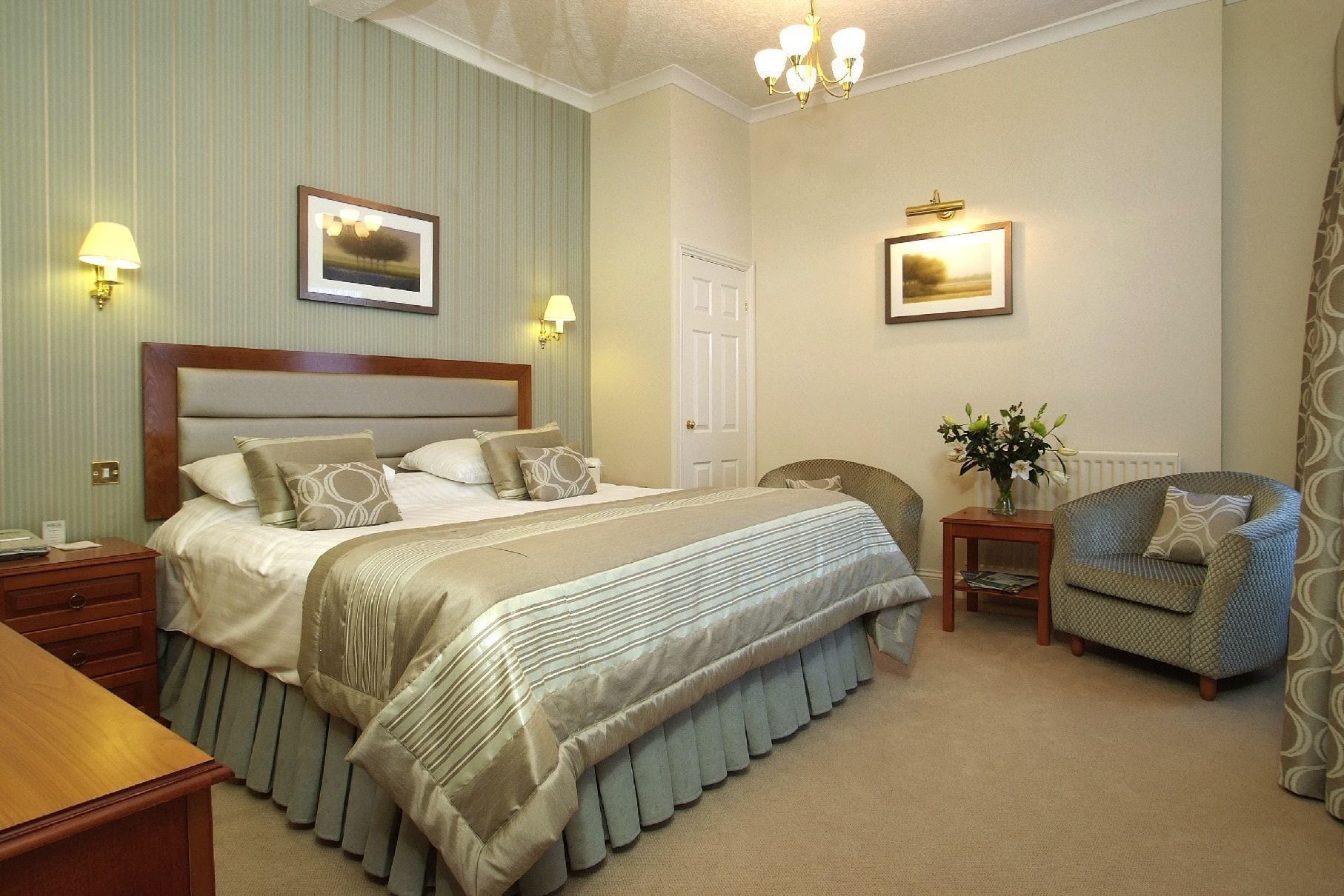 1 bedroom, desk, free wifi, bed sheets