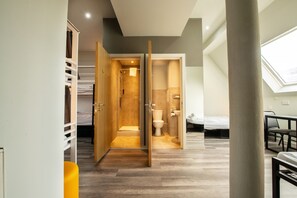 Free WiFi, bed sheets - a&o Edinburgh City - Hostel (Edinburgh)