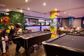 Billiards - a&o Edinburgh City - Hostel (Edinburgh)