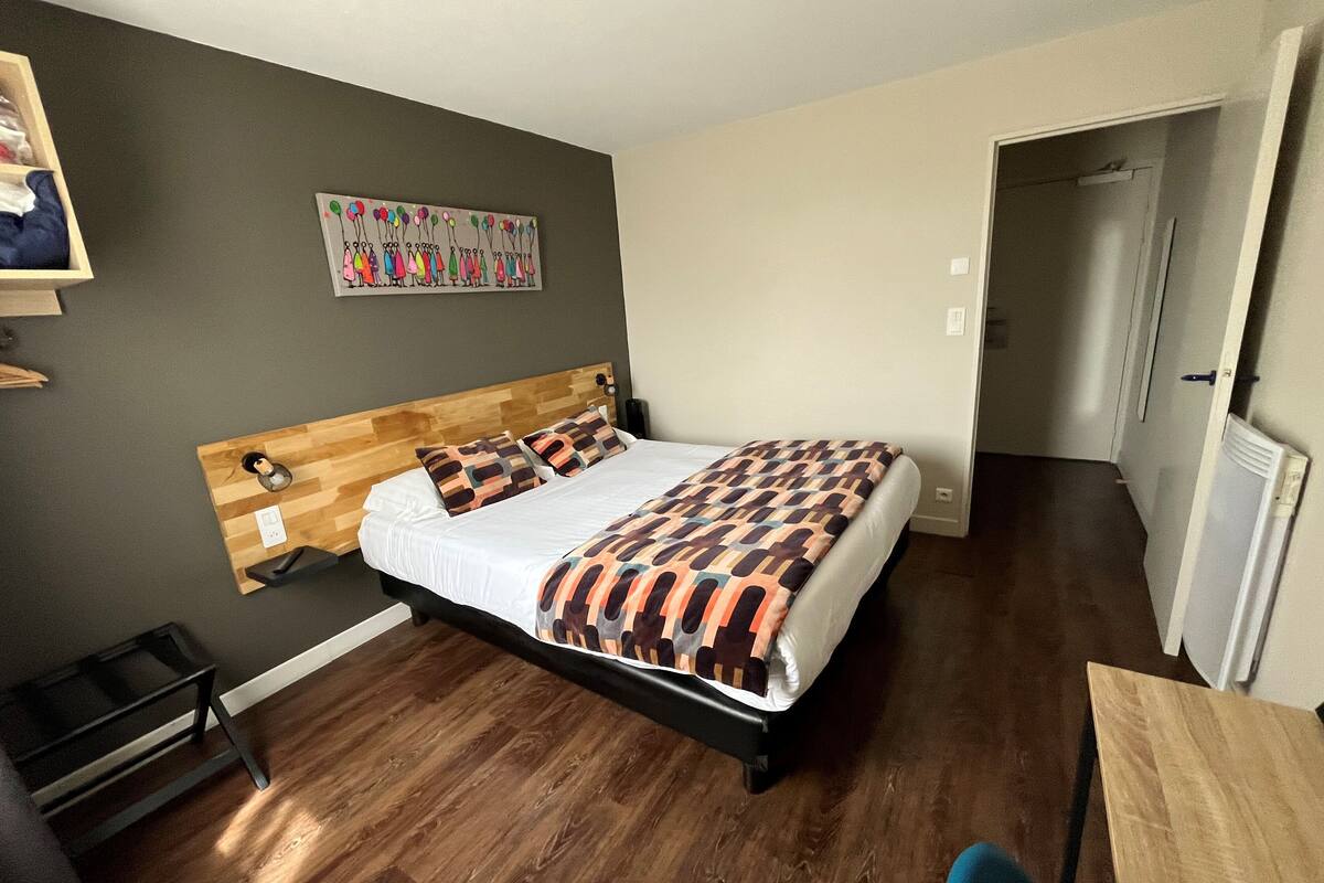 Kamar Double Comfort, 1 Tempat Tidur Double atau 2 Tempat Tidur Twin | Meja kerja, tirai kedap cahaya, kedap suara, dan Wi-Fi gratis