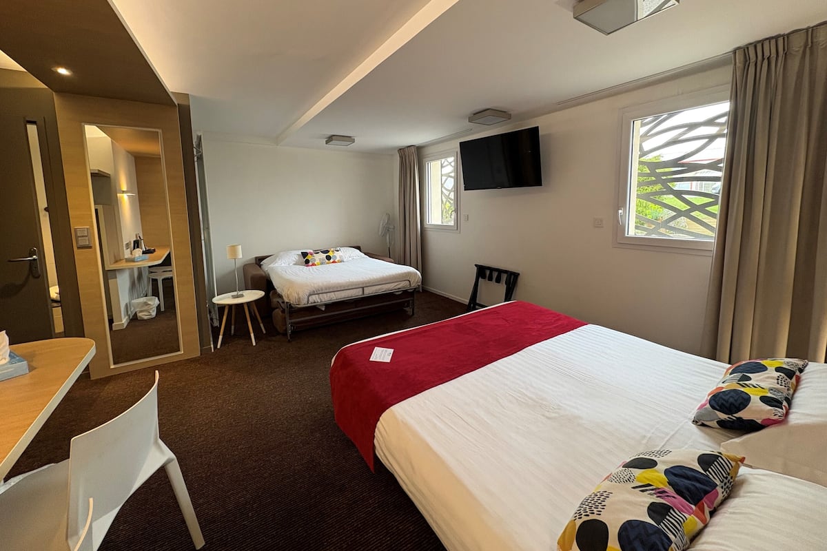 Superior vierpersoonskamer, 1 slaapkamer | 1 slaapkamer, individueel gedecoreerd, individueel gemeubileerd