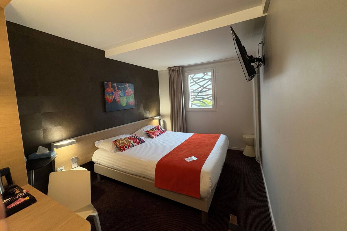 Kamar Double Superior, 1 Tempat Tidur Double atau 2 Tempat Tidur Twin | Meja kerja, tirai kedap cahaya, kedap suara, dan Wi-Fi gratis