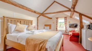 Studio | 1 bedroom, individually decorated, individually furnished