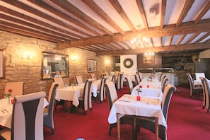 Der serveres morgenmad, frokost, aftensmad og brunch