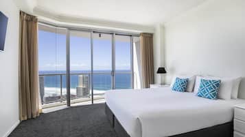 Penthouse, 3 Bedrooms (Sub Penthouse) | In-room safe, desk, iron/ironing board, rollaway beds