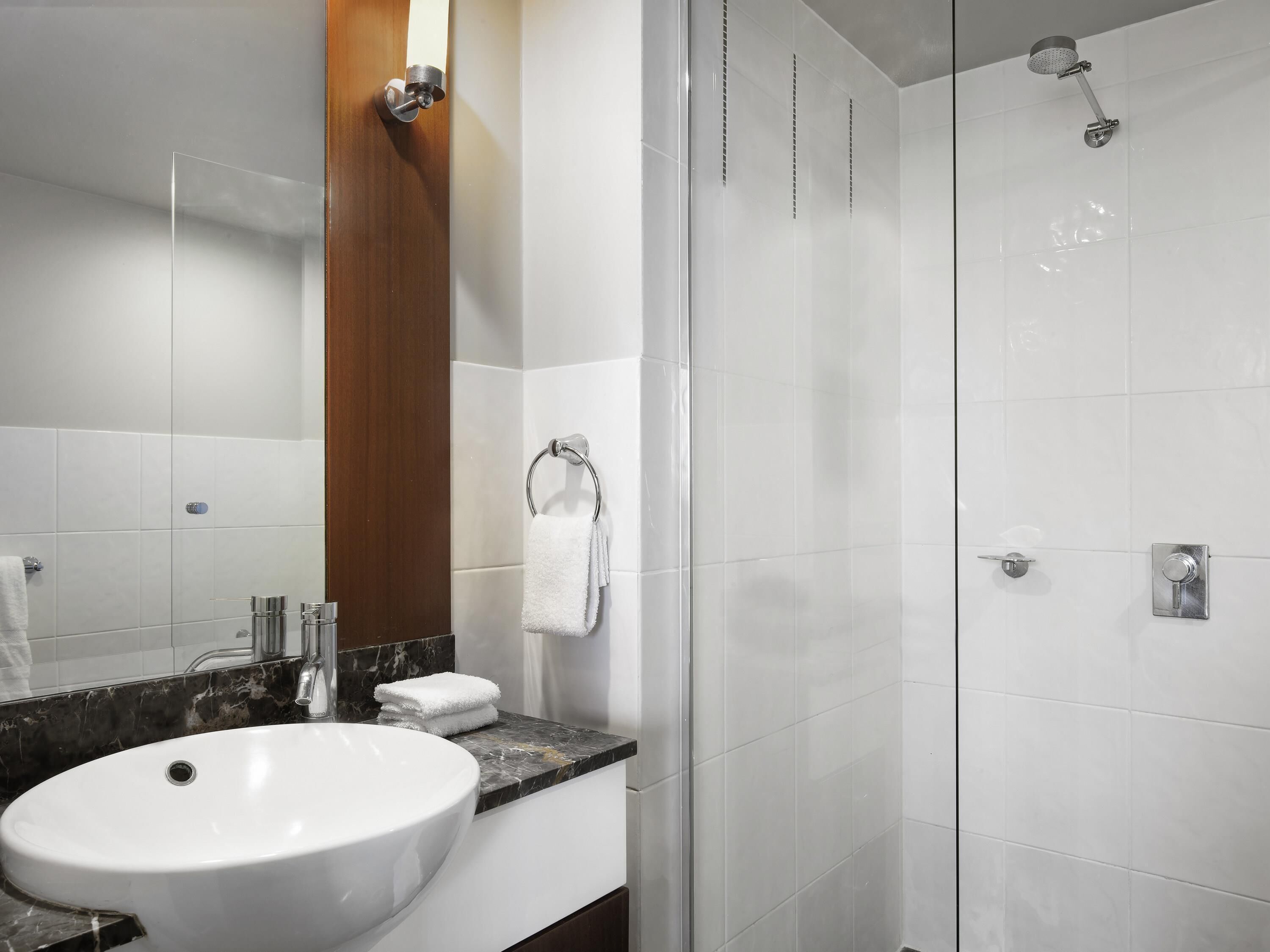 Departamento, 2 habitaciones, 2 baños | Caja de seguridad en la habitación y escritorio 