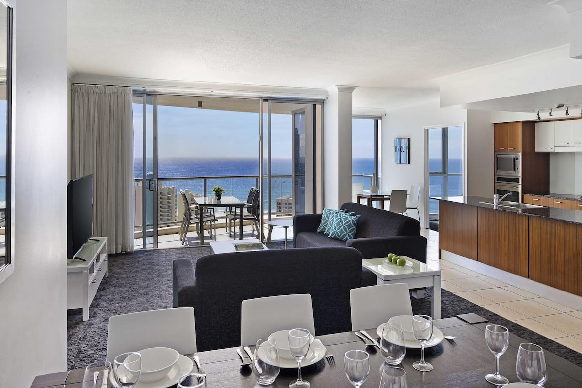 Apartment, 3 Bedrooms, 2 Bathrooms | 3 bedrooms, in-room safe, desk, iron/ironing board