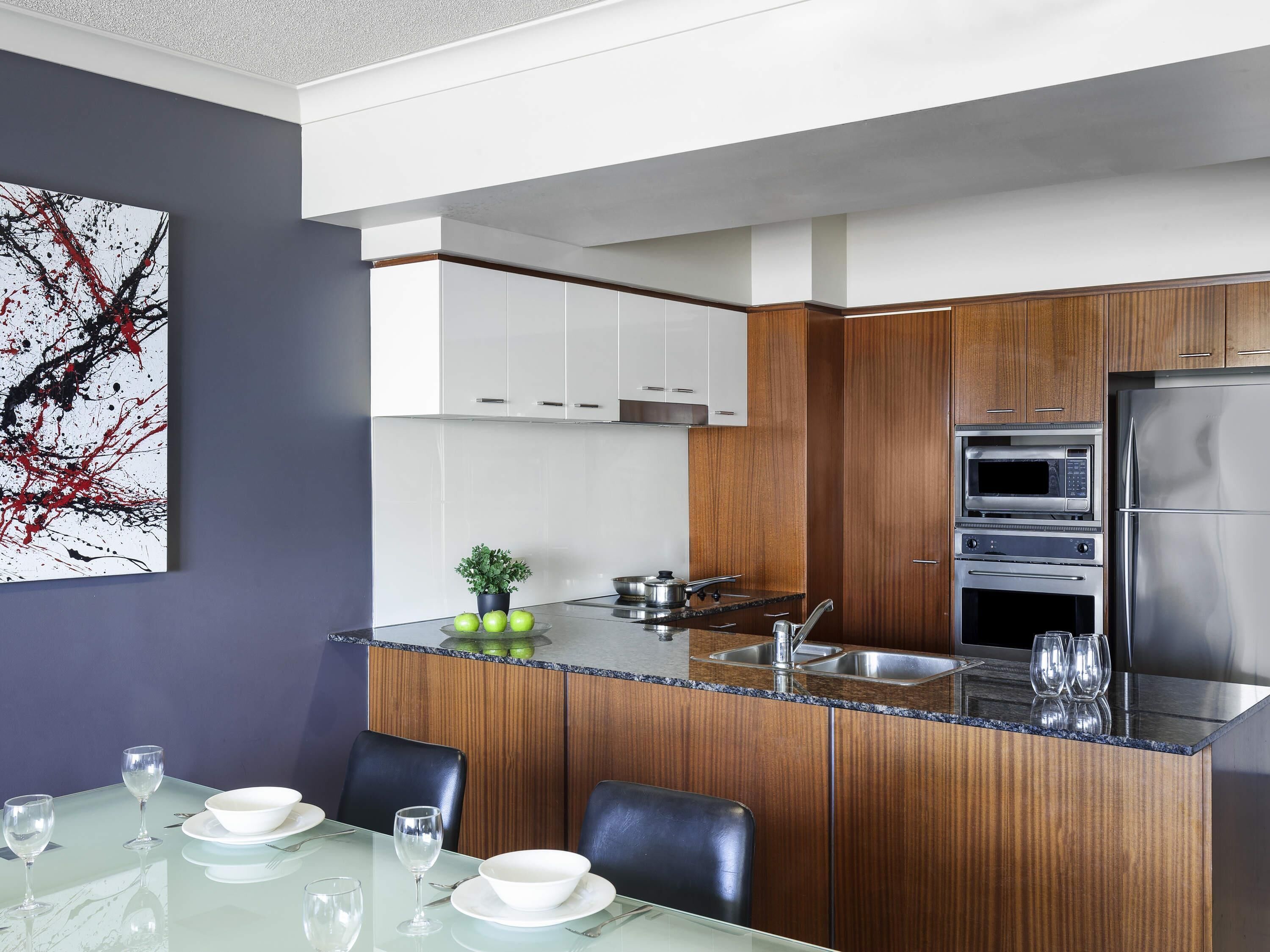 Caja de seguridad en la habitación y escritorio 