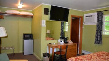 Standard Room, 1 Queen Bed