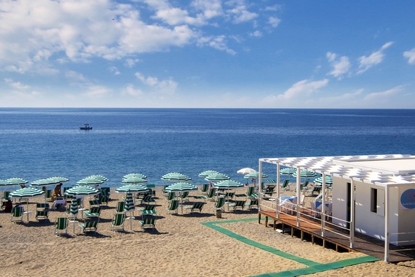 Private beach nearby, white sand, beach shuttle, sun loungers