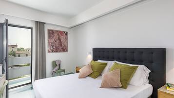 Doppelzimmer | Minibar, Zimmersafe, Schreibtisch, VerdunkelungsvorhÀnge