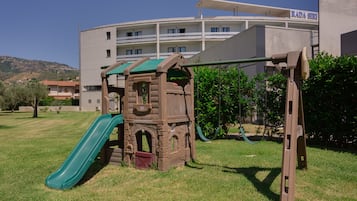 Children’s play area – outdoor