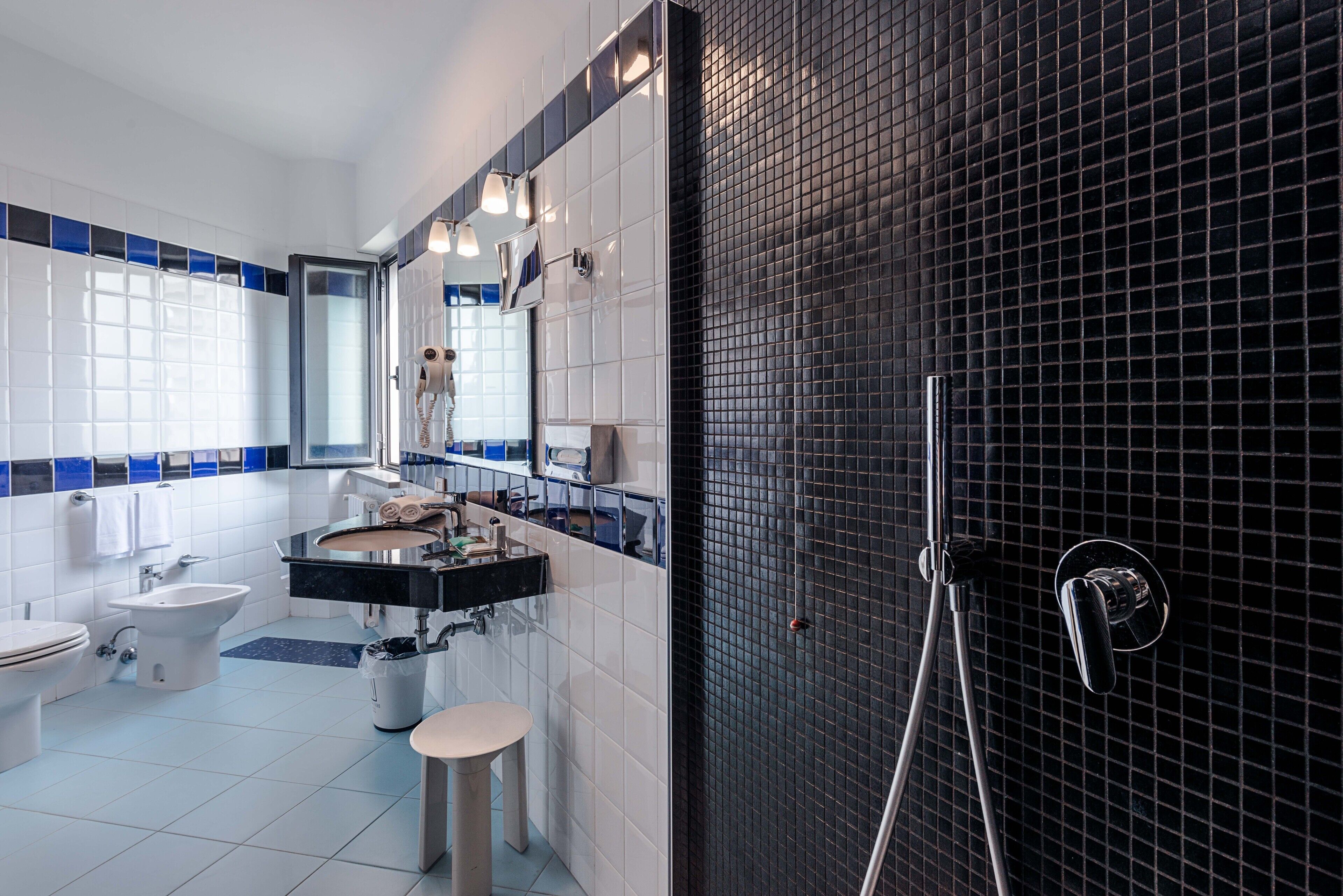 double room | bathroom | free toiletries, hair dryer, bidet, towels