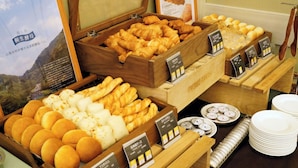매일 뷔페 아침 식사 유료