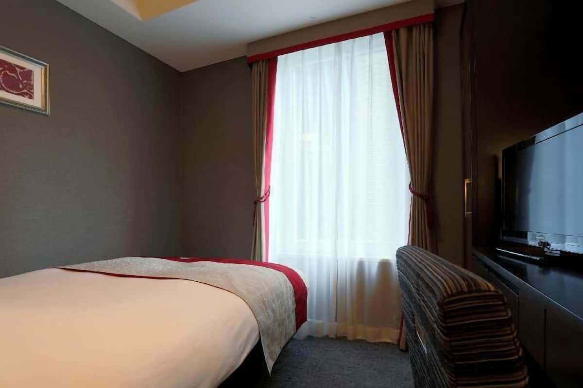 In-room safe, desk, iron/ironing board, free WiFi