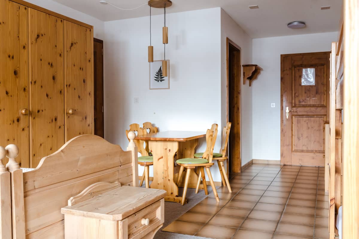 Alpine Style Studio | Caja de seguridad en la habitación, wifi gratis y ropa de cama