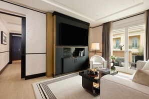 Tsuki Suite | Living room