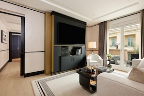 Tsuki Suite | Living room