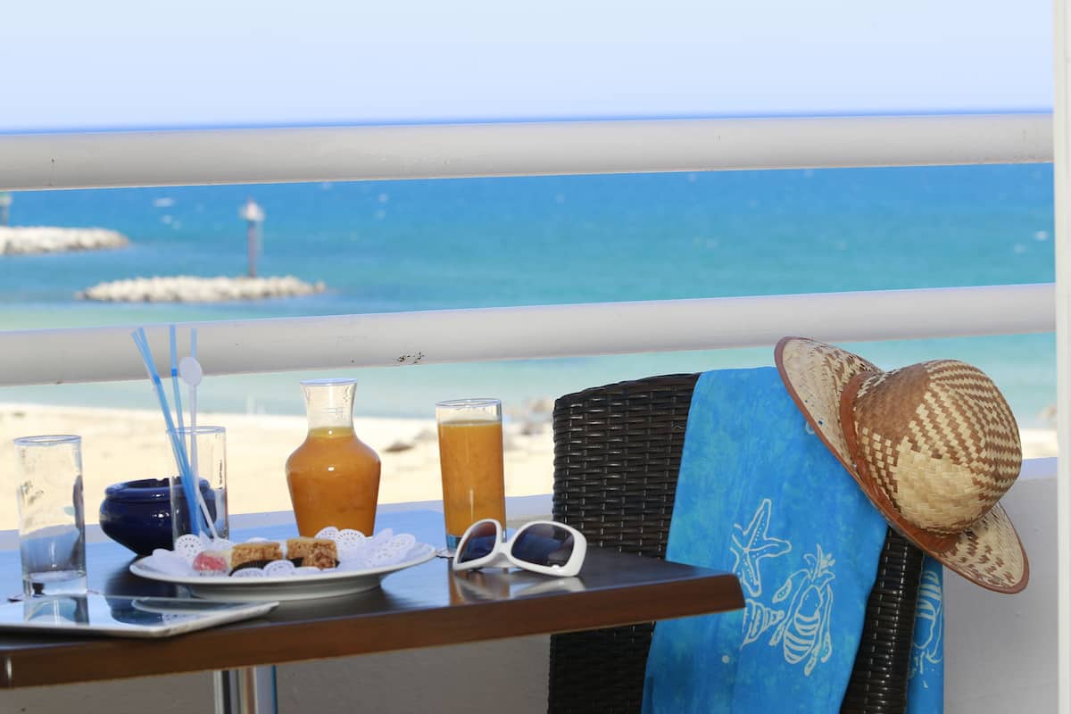 Double Room, Sea View | 1 bedroom, premium bedding, minibar, in-room safe