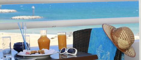 Double Room, Sea View | 1 bedroom, premium bedding, minibar, in-room safe