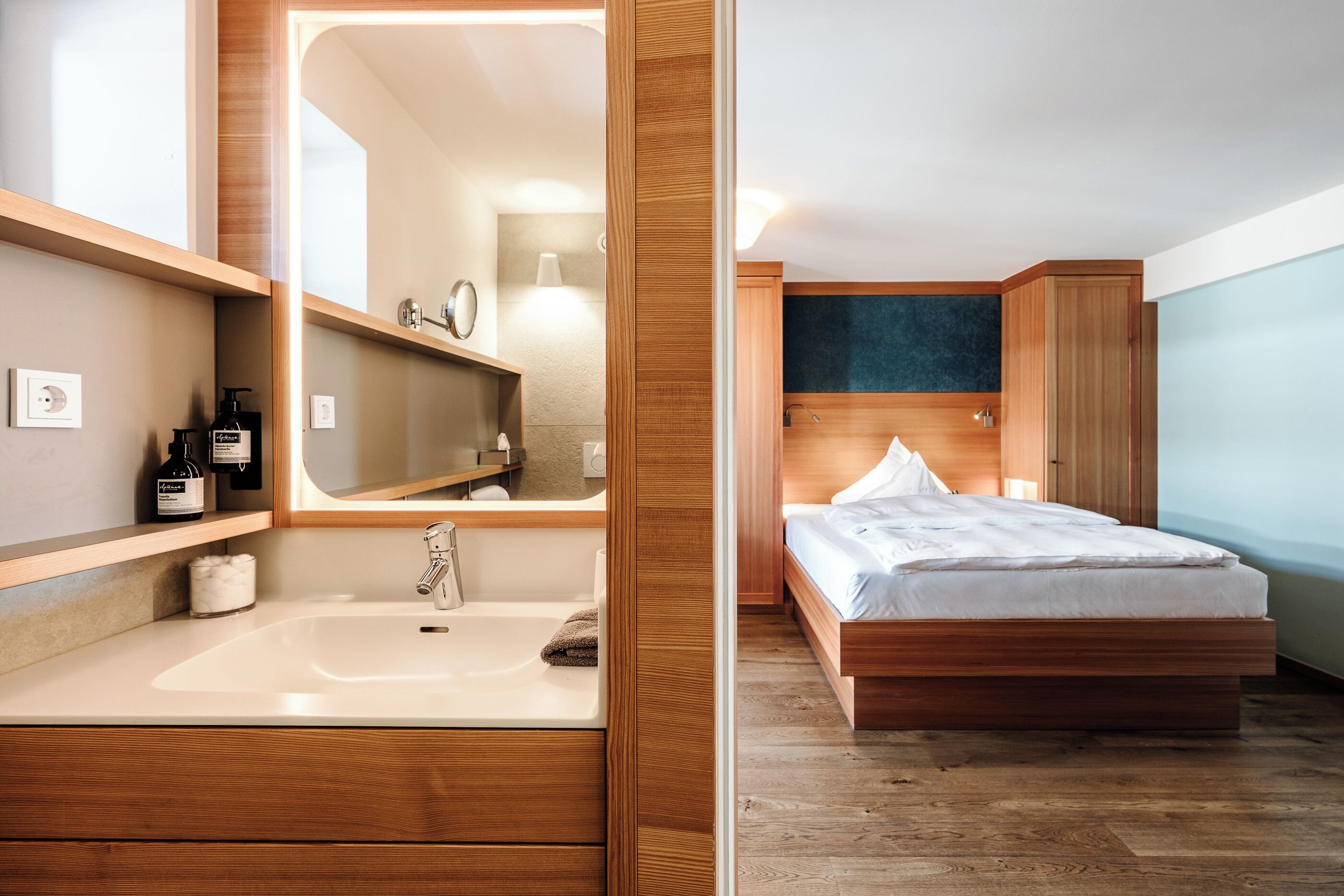 Standard Room, Mountain View | Hypo-allergenic bedding, down duvets, individually decorated