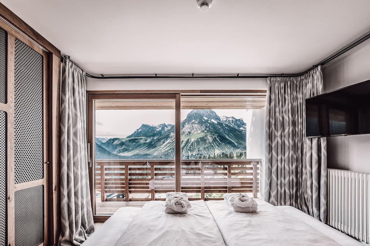 panoramic loft | hypo-allergenic bedding, down duvets, individually decorated