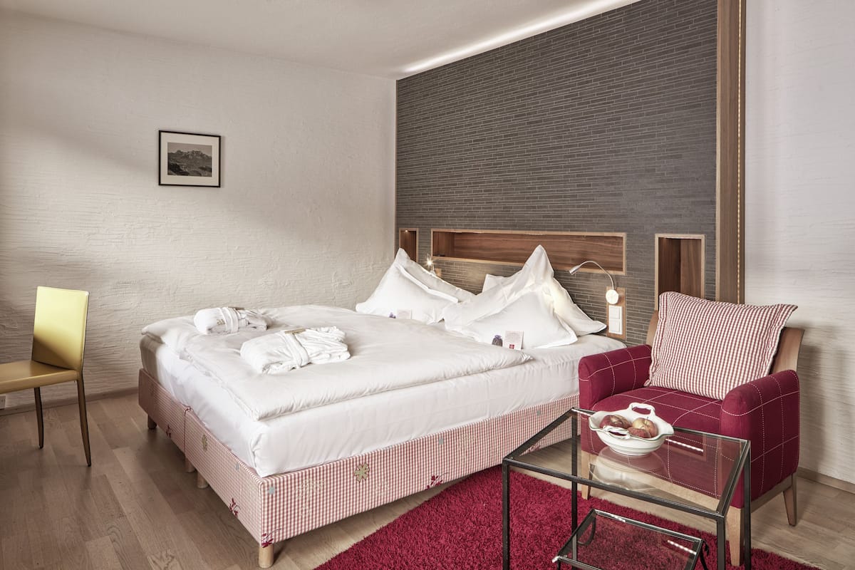 Comfort Studio, Balcony, Mountain View | Hypo-allergenic bedding, down duvets, individually decorated