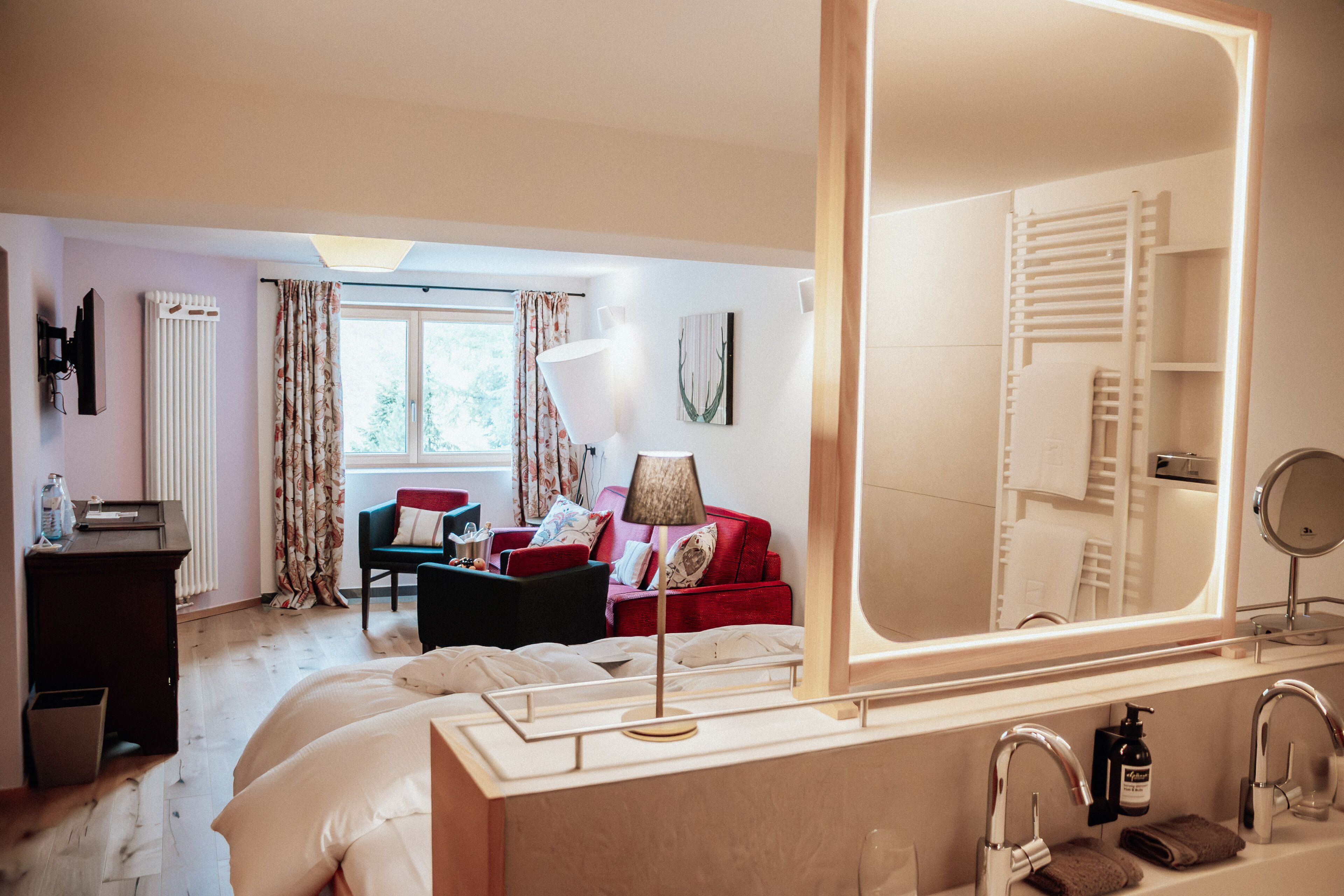 Family Apartment, 2 Bedrooms, Balcony, Mountain View | Hypo-allergenic bedding, down duvets, individually decorated