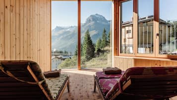 Sauna, steam room, body treatments, aromatherapy, hot stone massages