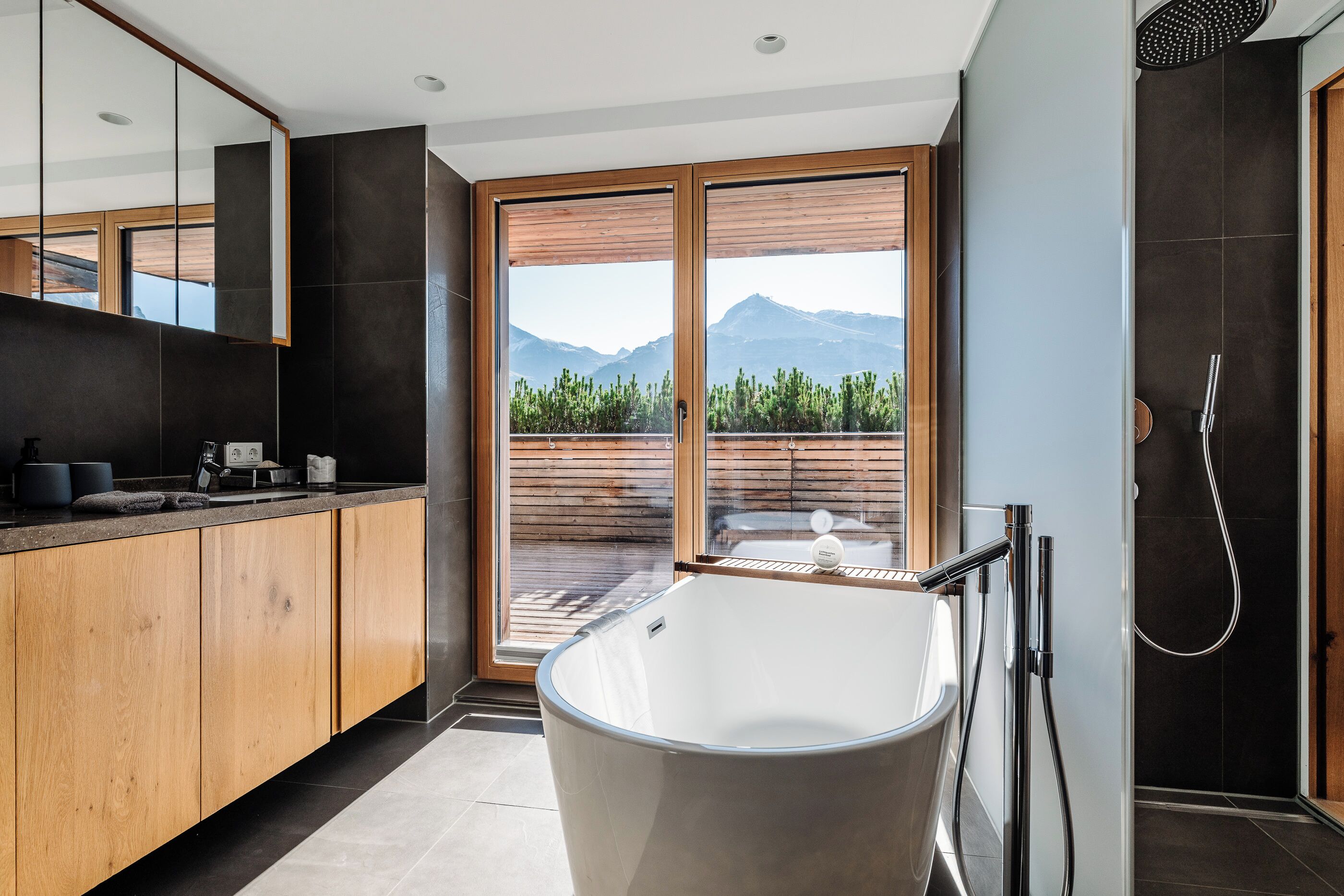 Suite, Mountain View | Bathroom | Free toiletries, hair dryer, bathrobes, towels
