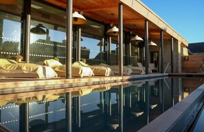 Sauna, hot tub, steam room, body treatments, hot stone massages