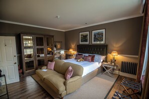 Individually decorated, individually furnished, laptop workspace - Swinton Park Hotel (Ripon)