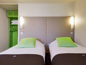 1 habitación, ropa de cama de alta calidad y escritorio 