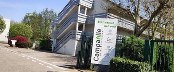 Área de juegos infantiles al aire libre